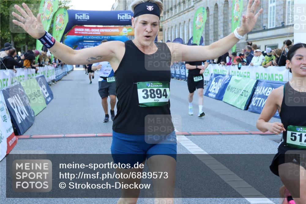 01.09.2024 - BARMER Alsterlauf Strokosch-Dieckow http://msf.ph/oto/6889573 01.09.2024 09:58:36 Ziel 2037, 2403, 2832, 2868, 3438, 3755, 3856, 3894, 4071, 4474, 4618, 4850, 4888, 5126 meine-sportfotos.de