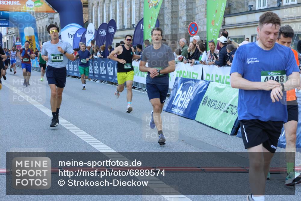 01.09.2024 - BARMER Alsterlauf Strokosch-Dieckow http://msf.ph/oto/6889574 01.09.2024 09:46:29 Ziel 2469, 2756, 2810, 3150, 3193, 3411, 3576, 3715, 4118, 4323, 4671, 4948, 4968, 5080, 5173, 8091, 8168, 8372, 8384 meine-sportfotos.de