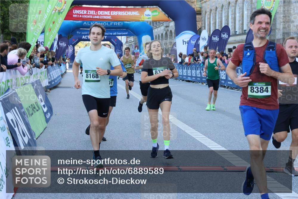 01.09.2024 - BARMER Alsterlauf Strokosch-Dieckow http://msf.ph/oto/6889589 01.09.2024 09:46:34 Ziel 2110, 2406, 2469, 2756, 2810, 3411, 3576, 3606, 3715, 4118, 4323, 4671, 5080, 8091, 8168, 8233, 8370, 8372, 8384 meine-sportfotos.de
