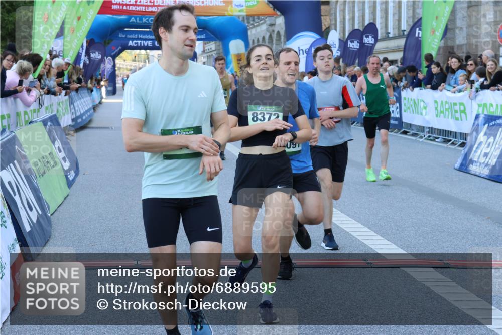 01.09.2024 - BARMER Alsterlauf Strokosch-Dieckow http://msf.ph/oto/6889595 01.09.2024 09:46:36 Ziel 2110, 2406, 2469, 2487, 2756, 3411, 3576, 3606, 4118, 4323, 4677, 5080, 8091, 8168, 8233, 8370, 8372, 8384 meine-sportfotos.de