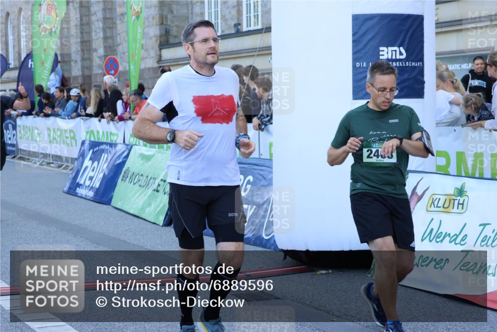 01.09.2024 - BARMER Alsterlauf Strokosch-Dieckow http://msf.ph/oto/6889596 01.09.2024 09:58:44 Ziel 2166, 2193, 2299, 2403, 2428, 2649, 2848, 2868, 3755, 4363, 4474, 4888, 5014, 8202 meine-sportfotos.de