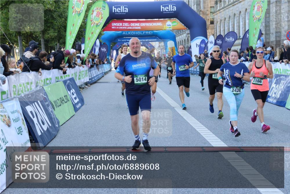 01.09.2024 - BARMER Alsterlauf Strokosch-Dieckow http://msf.ph/oto/6889608 01.09.2024 09:58:49 Ziel 2166, 2193, 2299, 2354, 2428, 2649, 2775, 2848, 3187, 4113, 4363, 4572, 4641, 4888, 5014, 5114, 8202 meine-sportfotos.de
