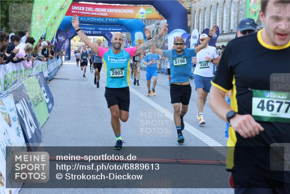 01.09.2024 - BARMER Alsterlauf Strokosch-Dieckow http://msf.ph/oto/6889613 01.09.2024 09:46:48 Ziel 2487, 2702, 2847, 2903, 3244, 3378, 3382, 3848, 4020, 4281, 4569, 4677, 4800, 4838, 5196, 8162, 8332 meine-sportfotos.de