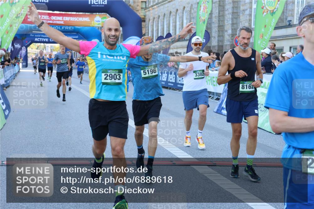 01.09.2024 - BARMER Alsterlauf Strokosch-Dieckow http://msf.ph/oto/6889618 01.09.2024 09:46:49 Ziel 2487, 2702, 2847, 2903, 3244, 3378, 3382, 3848, 4020, 4281, 4569, 4677, 4800, 4838, 5196, 8162, 8332 meine-sportfotos.de