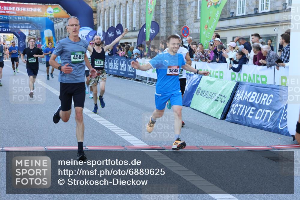 01.09.2024 - BARMER Alsterlauf Strokosch-Dieckow http://msf.ph/oto/6889625 01.09.2024 09:46:52 Ziel 2847, 3244, 3378, 3382, 3848, 4020, 4281, 4569, 4800, 8332 meine-sportfotos.de