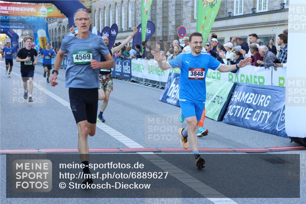 01.09.2024 - BARMER Alsterlauf Strokosch-Dieckow http://msf.ph/oto/6889627 01.09.2024 09:46:52 Ziel 2847, 3244, 3378, 3382, 3848, 4020, 4281, 4569, 4800, 8332 meine-sportfotos.de