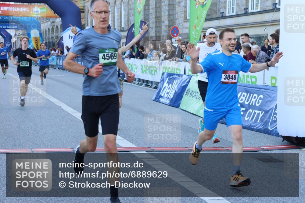 01.09.2024 - BARMER Alsterlauf Strokosch-Dieckow http://msf.ph/oto/6889629 01.09.2024 09:46:52 Ziel 2847, 3244, 3378, 3382, 3848, 4020, 4281, 4569, 4800, 8332 meine-sportfotos.de
