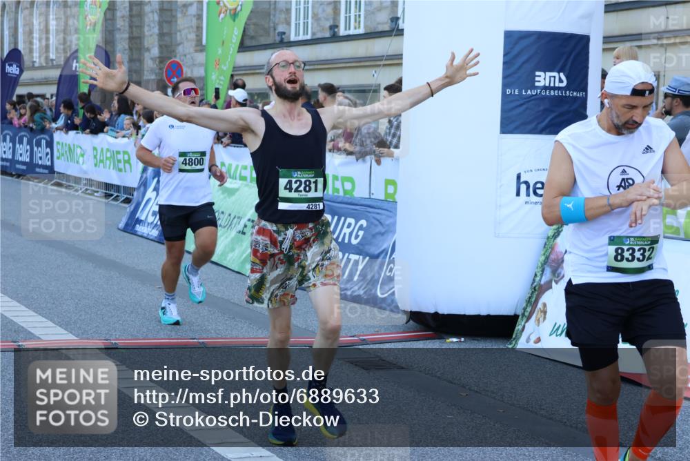01.09.2024 - BARMER Alsterlauf Strokosch-Dieckow http://msf.ph/oto/6889633 01.09.2024 09:46:54 Ziel 2847, 3244, 3378, 3848, 4020, 4281, 4569, 4800, 8332 meine-sportfotos.de