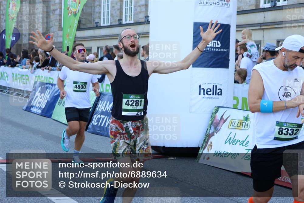 01.09.2024 - BARMER Alsterlauf Strokosch-Dieckow http://msf.ph/oto/6889634 01.09.2024 09:46:54 Ziel 2847, 3244, 3378, 3848, 4020, 4281, 4569, 4800, 8332 meine-sportfotos.de