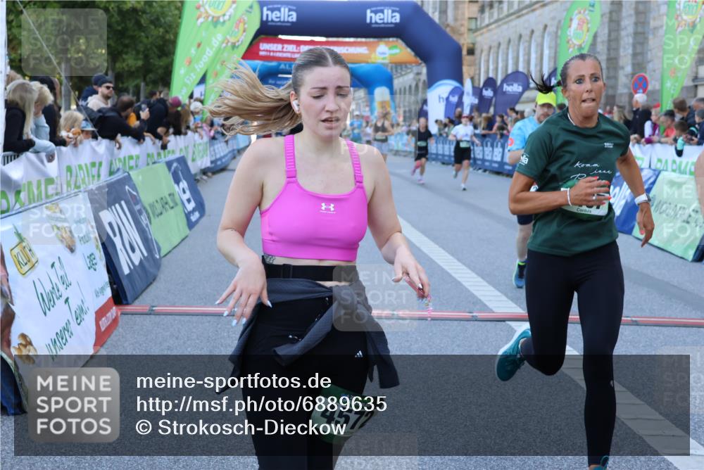 01.09.2024 - BARMER Alsterlauf Strokosch-Dieckow http://msf.ph/oto/6889635 01.09.2024 09:58:58 Ziel 2354, 2775, 3135, 3187, 3684, 3846, 4113, 4217, 4572, 4641, 5114, 5244, 8180 meine-sportfotos.de