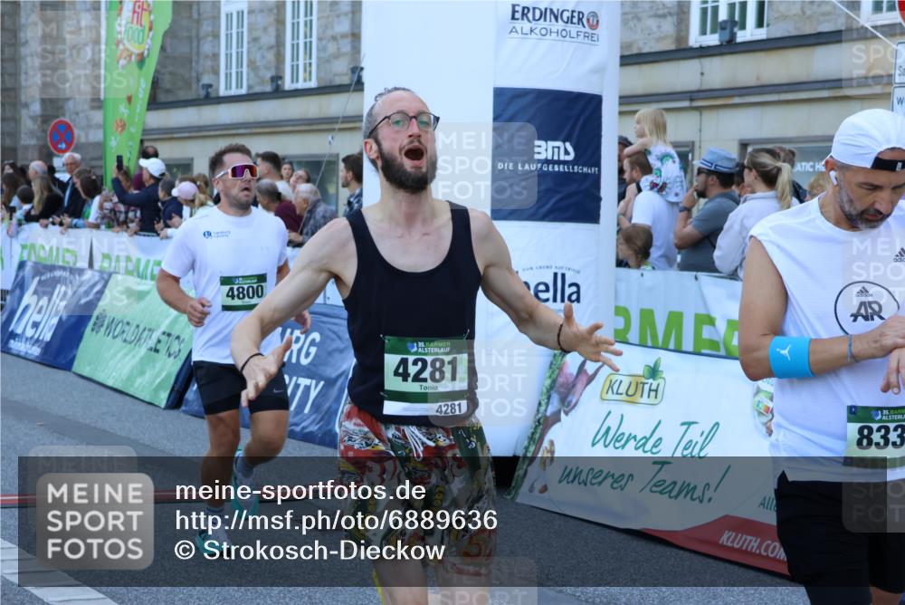 01.09.2024 - BARMER Alsterlauf Strokosch-Dieckow http://msf.ph/oto/6889636 01.09.2024 09:46:55 Ziel 2847, 3244, 3378, 4020, 4281, 4800, 8332 meine-sportfotos.de