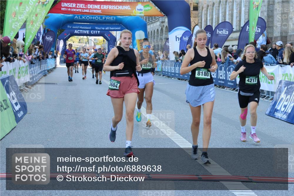 01.09.2024 - BARMER Alsterlauf Strokosch-Dieckow http://msf.ph/oto/6889638 01.09.2024 09:59:02 Ziel 2174, 2723, 2923, 2932, 3135, 3489, 3684, 3846, 3995, 4217, 4293, 4670, 4956, 4994, 5244, 5303, 8180 meine-sportfotos.de