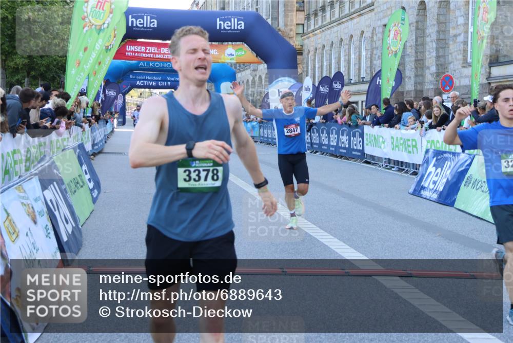 01.09.2024 - BARMER Alsterlauf Strokosch-Dieckow http://msf.ph/oto/6889643 01.09.2024 09:46:57 Ziel 2847, 3244, 3378, 3459, 4020, 4800 meine-sportfotos.de