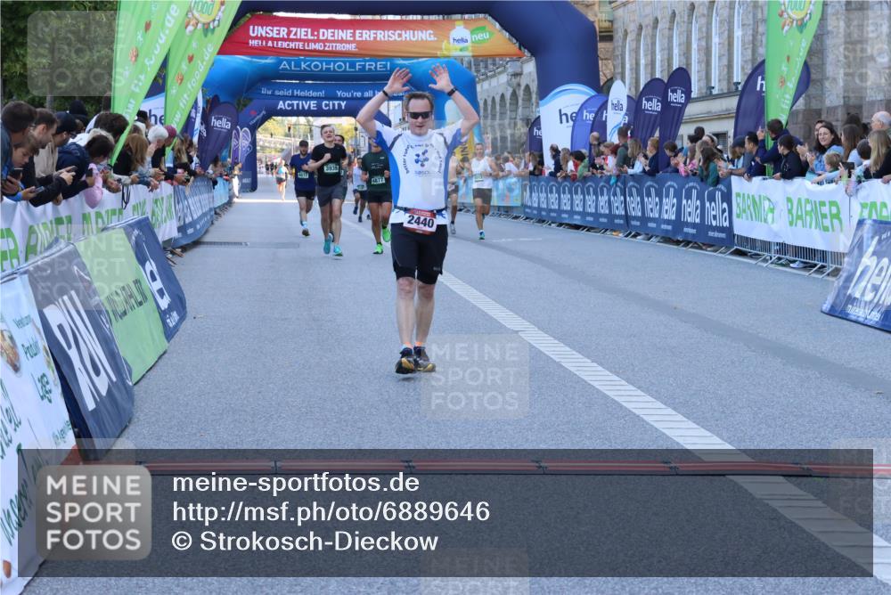 01.09.2024 - BARMER Alsterlauf Strokosch-Dieckow http://msf.ph/oto/6889646 01.09.2024 09:47:08 Ziel 2074, 2324, 2440, 2882, 3073, 3087, 3459, 3939, 4201, 4284, 4617, 4877 meine-sportfotos.de