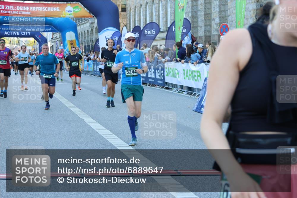 01.09.2024 - BARMER Alsterlauf Strokosch-Dieckow http://msf.ph/oto/6889647 01.09.2024 09:59:06 Ziel 2174, 2723, 2923, 2932, 3410, 3489, 3684, 3727, 3846, 3995, 4217, 4293, 4670, 4956, 4994, 5092, 5244, 5303, 8267 meine-sportfotos.de