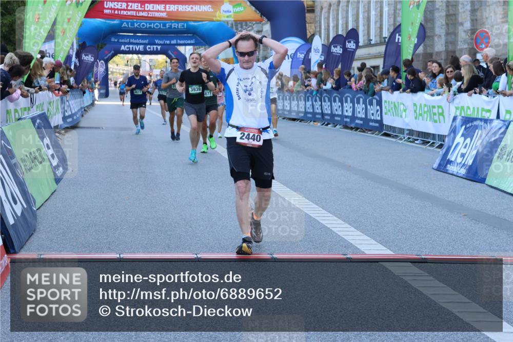 01.09.2024 - BARMER Alsterlauf Strokosch-Dieckow http://msf.ph/oto/6889652 01.09.2024 09:47:10 Ziel 2074, 2090, 2324, 2440, 2882, 3073, 3087, 3459, 3939, 4201, 4284, 4617, 4877, 5060, 5076 meine-sportfotos.de