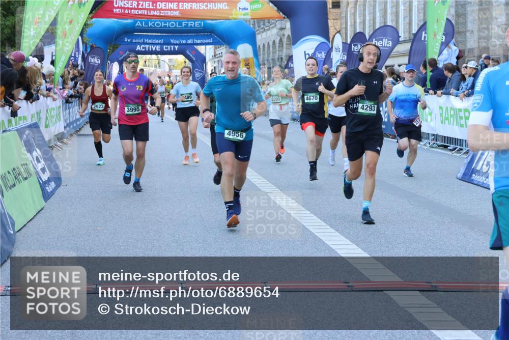 01.09.2024 - BARMER Alsterlauf Strokosch-Dieckow http://msf.ph/oto/6889654 01.09.2024 09:59:08 Ziel 2020, 2174, 2723, 2923, 2932, 3410, 3489, 3727, 3995, 4293, 4670, 4956, 4994, 5092, 5244, 5303, 8267 meine-sportfotos.de