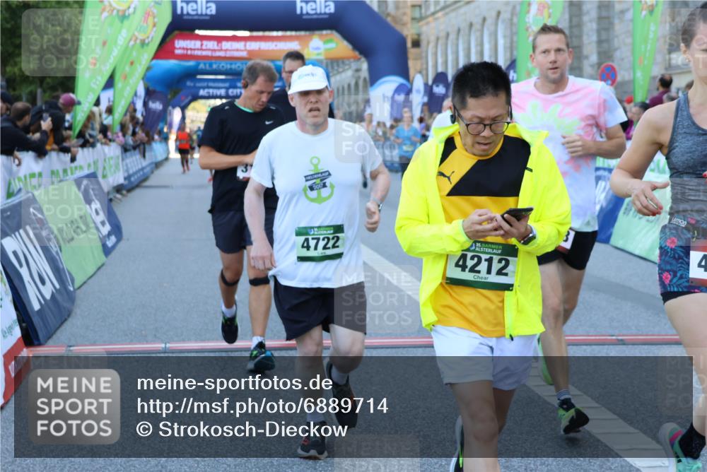01.09.2024 - BARMER Alsterlauf Strokosch-Dieckow http://msf.ph/oto/6889714 01.09.2024 09:59:30 Ziel 2038, 2079, 2223, 2719, 2771, 3010, 3115, 3603, 3758, 4212, 4232, 4495, 4605, 4708, 4722, 4727, 4867, 5016, 5231, 8111 meine-sportfotos.de