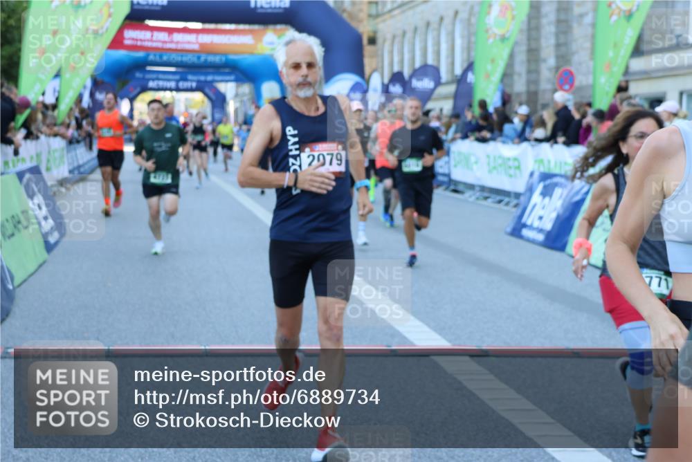 01.09.2024 - BARMER Alsterlauf Strokosch-Dieckow http://msf.ph/oto/6889734 01.09.2024 09:59:38 Ziel 2079, 2304, 2323, 2771, 3010, 3185, 3718, 3737, 3888, 4005, 4045, 4482, 4488, 4495, 4575, 4605, 4727, 4867, 4980, 5016, 5146, 5148, 5266, 5302, 8141, 8345 meine-sportfotos.de