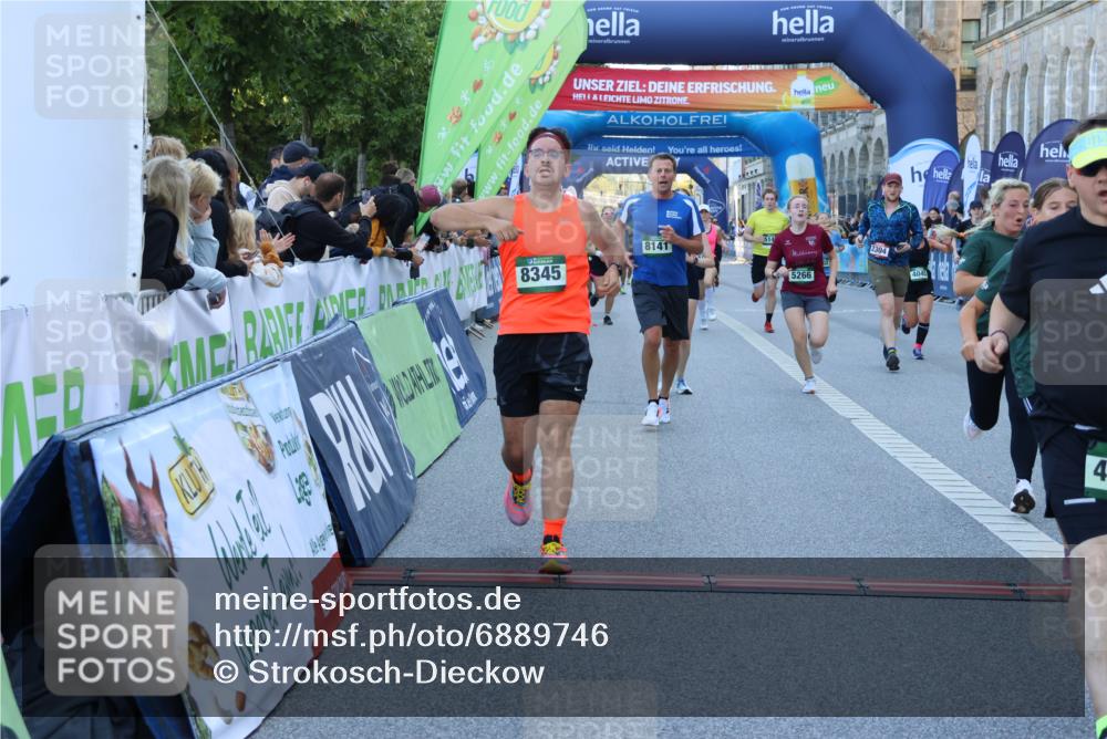01.09.2024 - BARMER Alsterlauf Strokosch-Dieckow http://msf.ph/oto/6889746 01.09.2024 09:59:42 Ziel 2155, 2304, 2323, 2620, 3010, 3185, 3718, 3737, 3888, 4005, 4045, 4056, 4482, 4488, 4575, 4635, 4727, 4980, 5016, 5146, 5148, 5266, 5299, 5302, 8141, 8345 meine-sportfotos.de