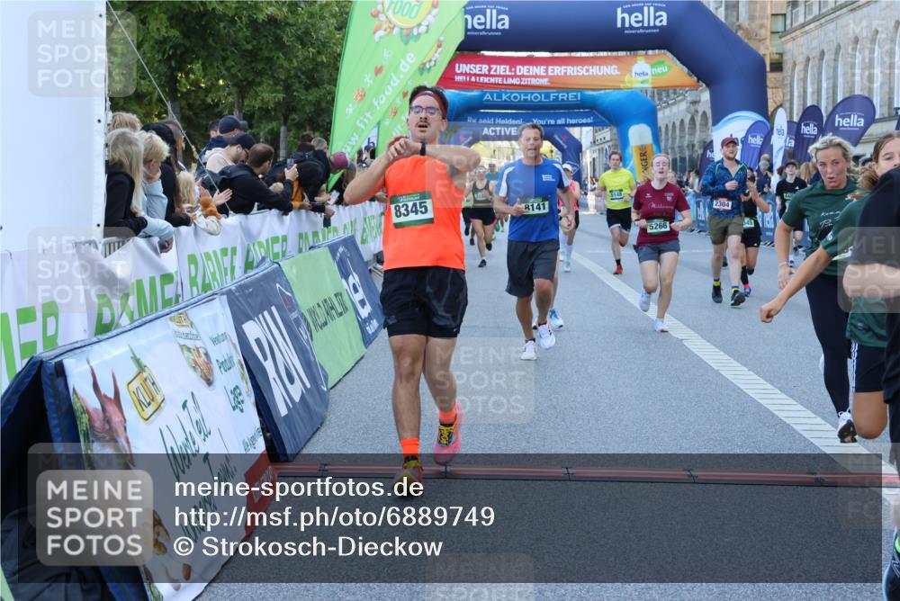 01.09.2024 - BARMER Alsterlauf Strokosch-Dieckow http://msf.ph/oto/6889749 01.09.2024 09:59:42 Ziel 2155, 2304, 2323, 2620, 3010, 3185, 3718, 3737, 3888, 4005, 4045, 4056, 4482, 4488, 4575, 4635, 4727, 4980, 5016, 5146, 5148, 5266, 5299, 5302, 8141, 8345 meine-sportfotos.de