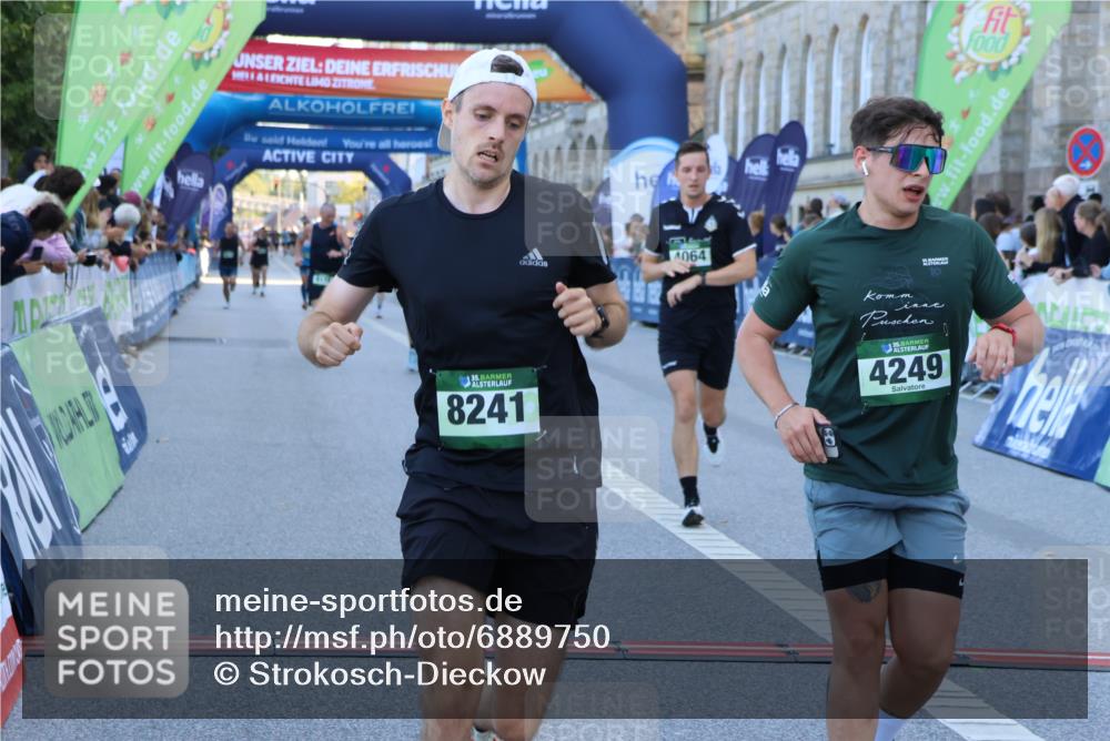 01.09.2024 - BARMER Alsterlauf Strokosch-Dieckow http://msf.ph/oto/6889750 01.09.2024 09:47:57 Ziel 4064, 4198, 4249, 4256, 5004, 5043, 8118, 8241 meine-sportfotos.de