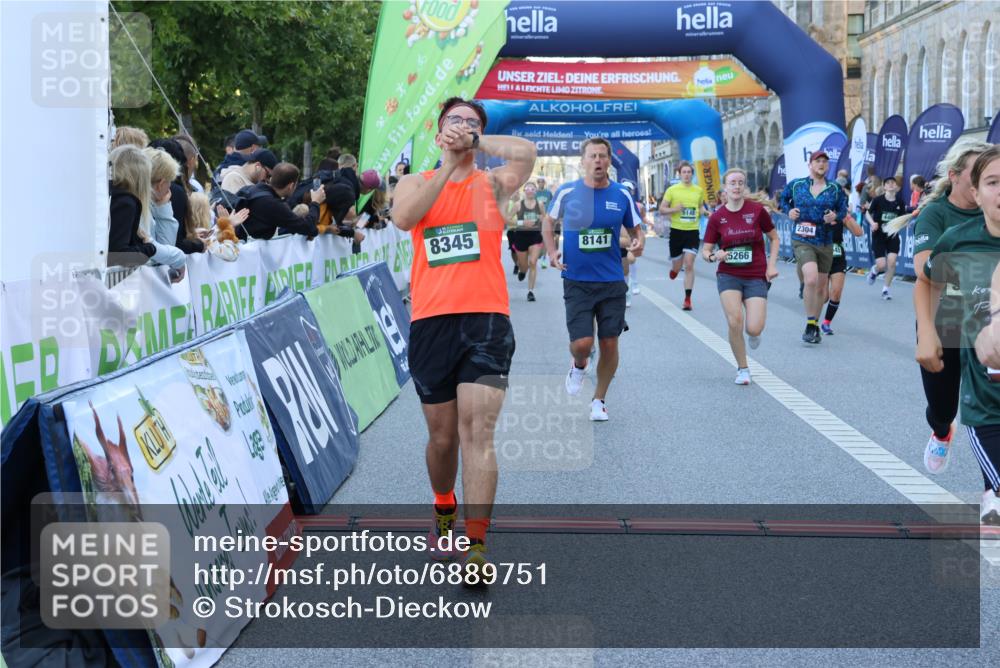 01.09.2024 - BARMER Alsterlauf Strokosch-Dieckow http://msf.ph/oto/6889751 01.09.2024 09:59:42 Ziel 2155, 2304, 2323, 2620, 3010, 3185, 3718, 3737, 3888, 4005, 4045, 4056, 4482, 4488, 4575, 4635, 4727, 4980, 5016, 5146, 5148, 5266, 5299, 5302, 8141, 8345 meine-sportfotos.de