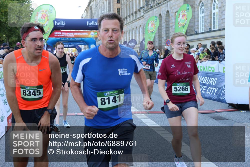 01.09.2024 - BARMER Alsterlauf Strokosch-Dieckow http://msf.ph/oto/6889761 01.09.2024 09:59:45 Ziel 2155, 2304, 2323, 2335, 2545, 2620, 3185, 3366, 3718, 3737, 3888, 4045, 4056, 4294, 4482, 4488, 4635, 4980, 5146, 5148, 5212, 5266, 5299, 5302, 8141, 8345 meine-sportfotos.de