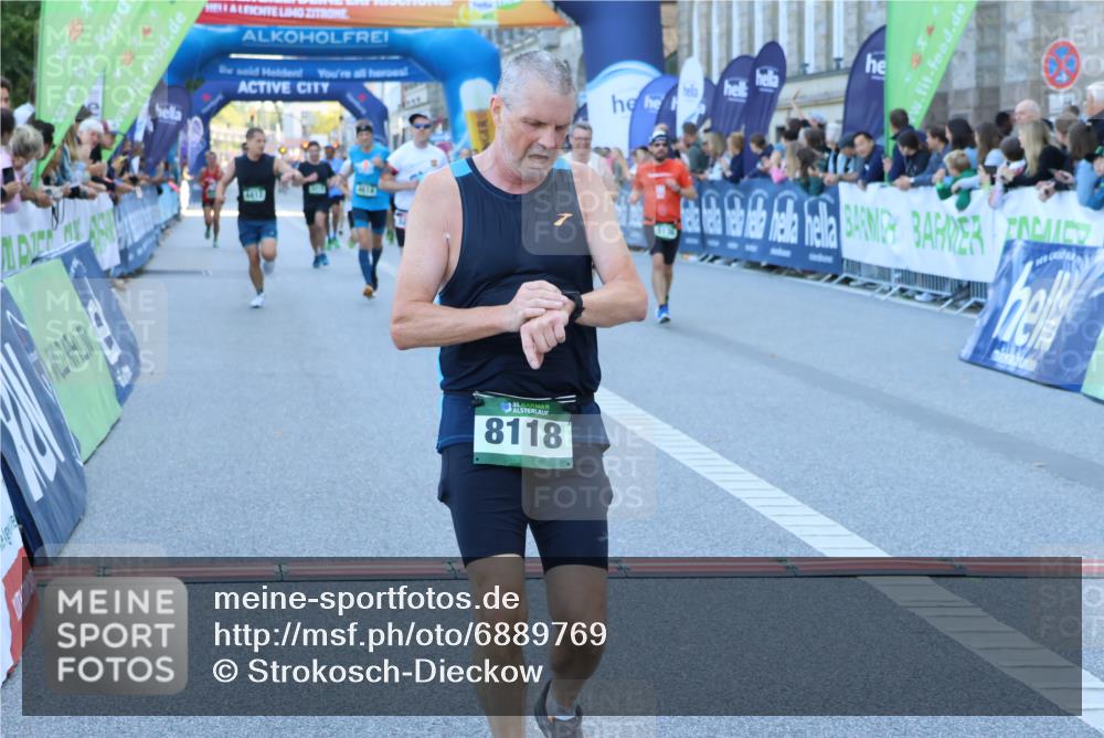 01.09.2024 - BARMER Alsterlauf Strokosch-Dieckow http://msf.ph/oto/6889769 01.09.2024 09:48:04 Ziel 2600, 2822, 2843, 3289, 4198, 4324, 4412, 4419, 4556, 4614, 4822, 5043, 5136, 8118, 8383 meine-sportfotos.de