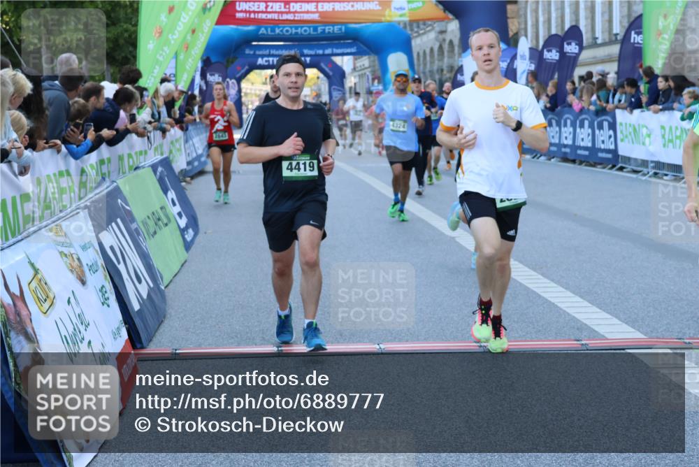 01.09.2024 - BARMER Alsterlauf Strokosch-Dieckow http://msf.ph/oto/6889777 01.09.2024 09:48:11 Ziel 2314, 2600, 2822, 2843, 3082, 3289, 4103, 4273, 4324, 4412, 4419, 4555, 4556, 4614, 4822, 5136, 8105, 8278, 8383 meine-sportfotos.de