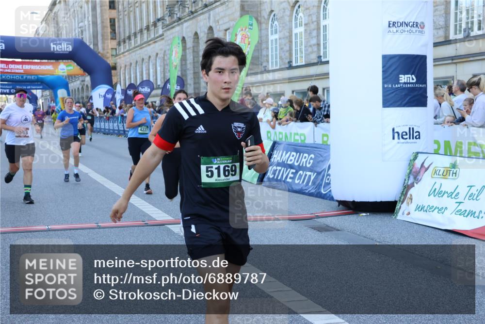 01.09.2024 - BARMER Alsterlauf Strokosch-Dieckow http://msf.ph/oto/6889787 01.09.2024 09:59:58 Ziel 2309, 2313, 2562, 2910, 2918, 3182, 3390, 3686, 4227, 4294, 4304, 4693, 4887, 5153, 5169, 5177, 8342 meine-sportfotos.de
