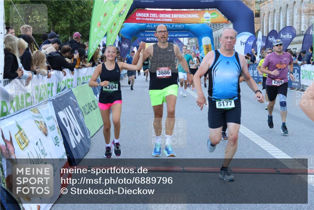 01.09.2024 - BARMER Alsterlauf Strokosch-Dieckow http://msf.ph/oto/6889796 01.09.2024 10:00:05 Ziel 1169, 2309, 2313, 2375, 2611, 2910, 3182, 3478, 3686, 4051, 4253, 4304, 4672, 4693, 5084, 5177, 5216, 5253, 8234, 8342 meine-sportfotos.de