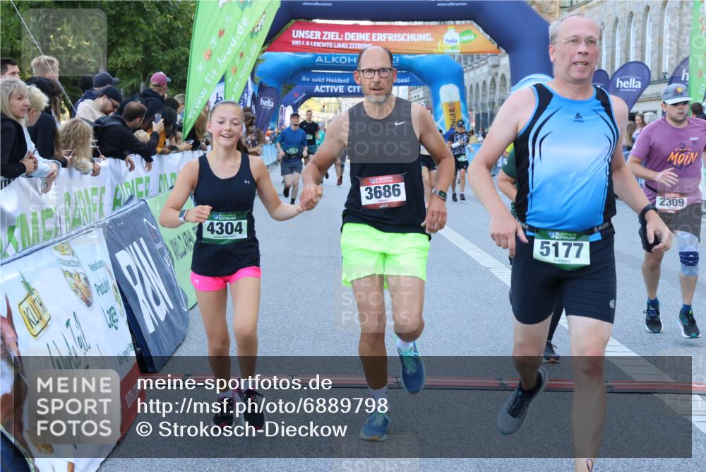 01.09.2024 - BARMER Alsterlauf Strokosch-Dieckow http://msf.ph/oto/6889798 01.09.2024 10:00:06 Ziel 1169, 2091, 2309, 2313, 2375, 2611, 3182, 3301, 3478, 3686, 4051, 4253, 4304, 4672, 4693, 5084, 5177, 5216, 5253, 8234, 8342 meine-sportfotos.de
