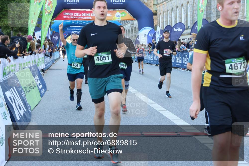 01.09.2024 - BARMER Alsterlauf Strokosch-Dieckow http://msf.ph/oto/6889815 01.09.2024 10:00:16 Ziel 1169, 2091, 2375, 2611, 2982, 3230, 3301, 4051, 4061, 4084, 4092, 4117, 4134, 4149, 4672, 5253, 8200, 8234 meine-sportfotos.de
