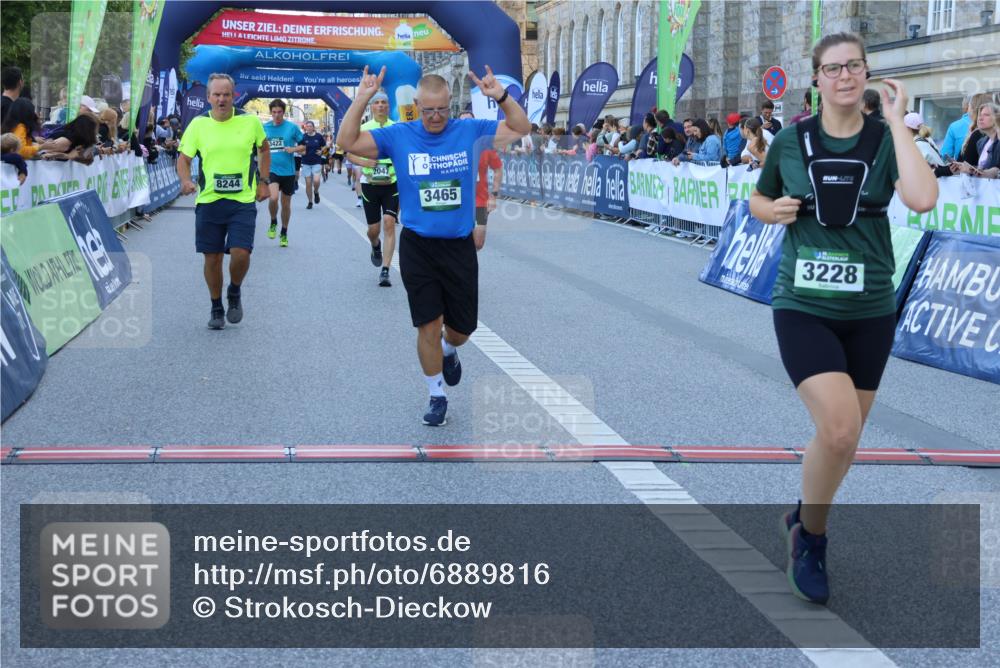 01.09.2024 - BARMER Alsterlauf Strokosch-Dieckow http://msf.ph/oto/6889816 01.09.2024 10:03:02 Ziel 2047, 2790, 2915, 3228, 3422, 3465, 3559, 3999, 4080, 4312, 4411, 4630, 4977, 5131, 5301, 5313, 8244 meine-sportfotos.de