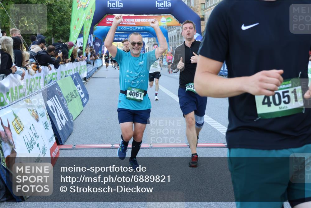 01.09.2024 - BARMER Alsterlauf Strokosch-Dieckow http://msf.ph/oto/6889821 01.09.2024 10:00:18 Ziel 1169, 2091, 2137, 2150, 2375, 2982, 3230, 3301, 4051, 4061, 4084, 4092, 4117, 4134, 4149, 5000, 8200 meine-sportfotos.de