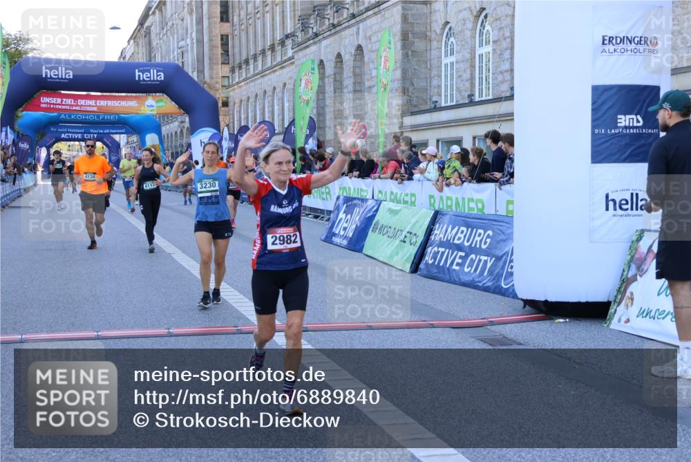 01.09.2024 - BARMER Alsterlauf Strokosch-Dieckow http://msf.ph/oto/6889840 01.09.2024 10:00:23 Ziel 2137, 2150, 2541, 2982, 3131, 3230, 3666, 3762, 4084, 4092, 4102, 4117, 4134, 4869, 4938, 4971, 5000, 5158 meine-sportfotos.de