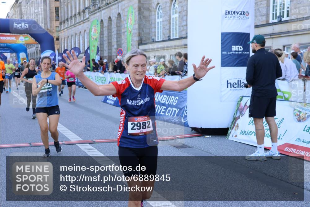 01.09.2024 - BARMER Alsterlauf Strokosch-Dieckow http://msf.ph/oto/6889845 01.09.2024 10:00:24 Ziel 2137, 2150, 2541, 2982, 3131, 3230, 3666, 3762, 4102, 4117, 4134, 4869, 4938, 4971, 5000, 5158 meine-sportfotos.de