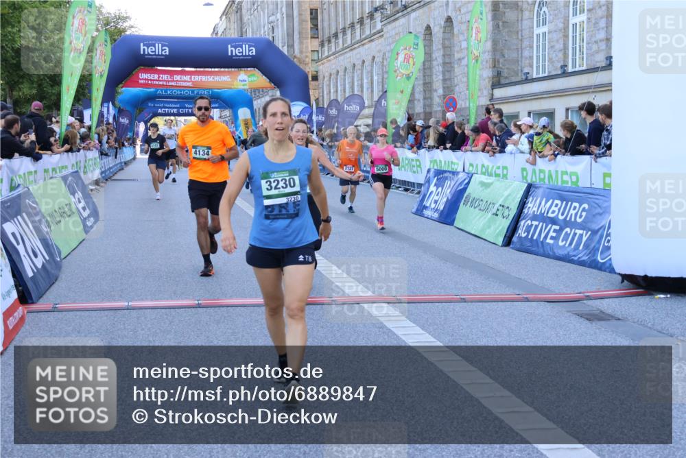 01.09.2024 - BARMER Alsterlauf Strokosch-Dieckow http://msf.ph/oto/6889847 01.09.2024 10:00:26 Ziel 2137, 2150, 2541, 3131, 3230, 3666, 3762, 4102, 4117, 4134, 4152, 4869, 4938, 4971, 5000, 5158 meine-sportfotos.de