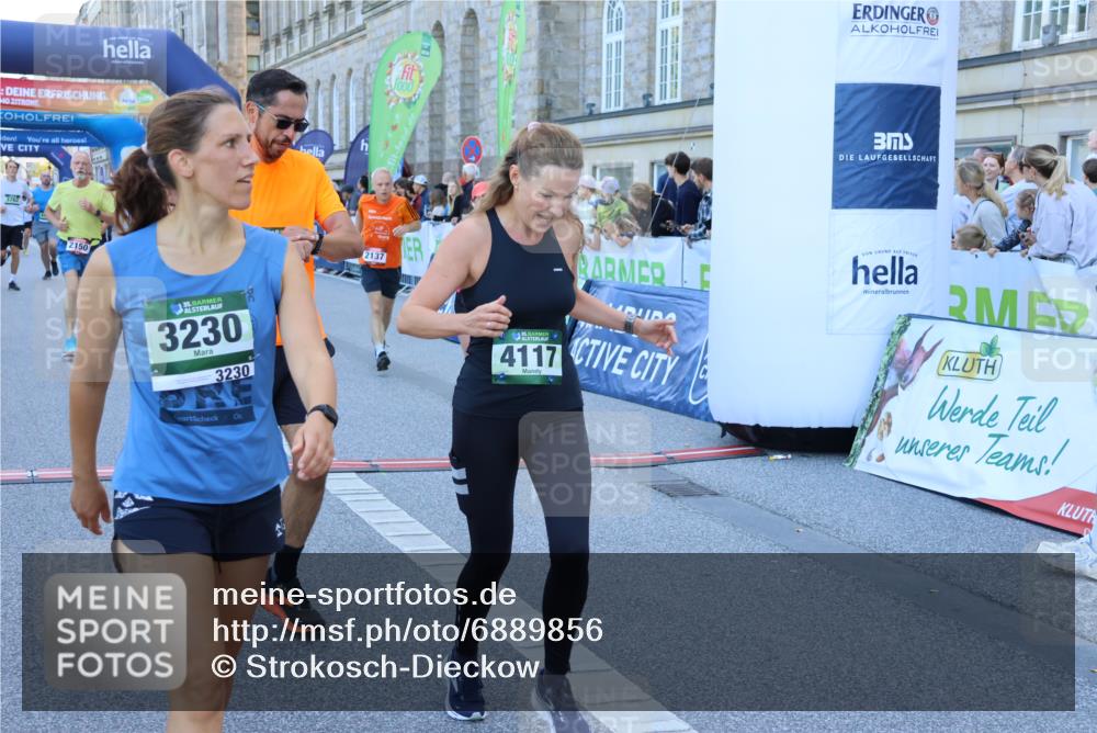01.09.2024 - BARMER Alsterlauf Strokosch-Dieckow http://msf.ph/oto/6889856 01.09.2024 10:00:27 Ziel 2137, 2150, 2541, 3131, 3230, 3666, 3762, 4102, 4117, 4134, 4152, 4869, 4938, 4971, 4985, 5000, 5158, 8287 meine-sportfotos.de