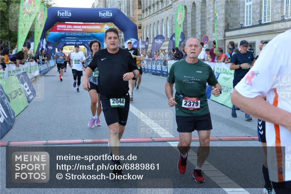01.09.2024 - BARMER Alsterlauf Strokosch-Dieckow http://msf.ph/oto/6889861 01.09.2024 10:03:17 Ziel 2007, 2044, 2198, 2379, 2427, 2444, 2552, 2956, 3007, 3066, 3122, 3218, 4215, 4454, 4475, 4855, 4856, 4897, 5079, 5116, 8053, 8147 meine-sportfotos.de