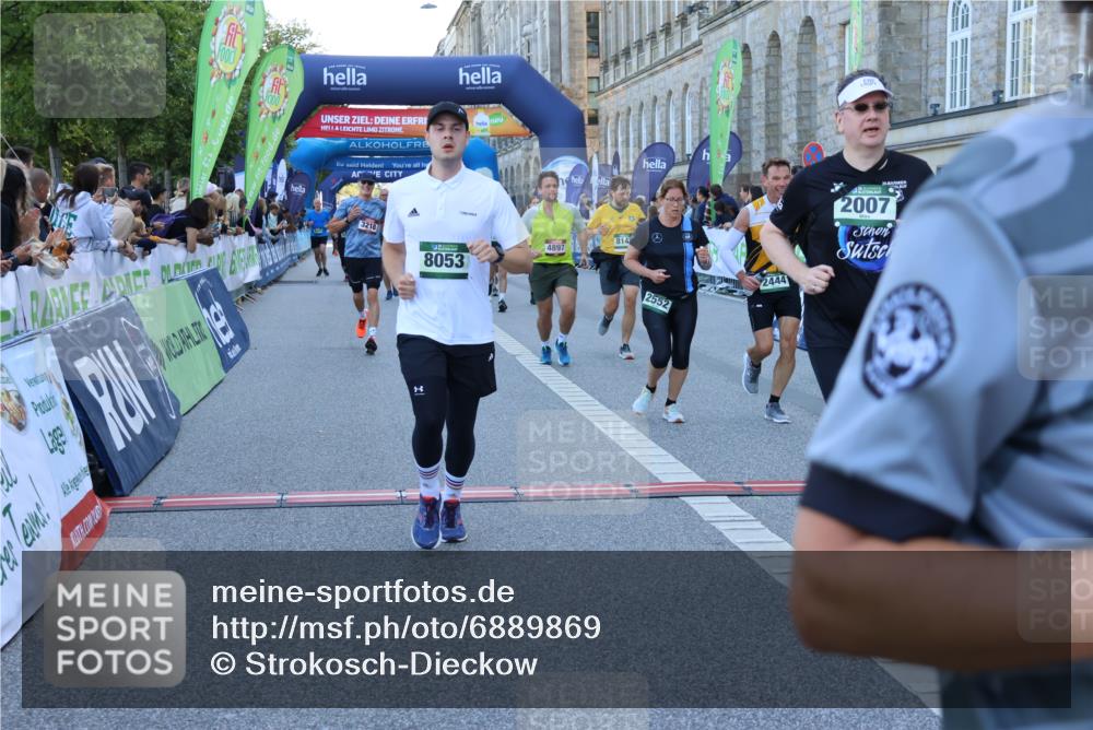 01.09.2024 - BARMER Alsterlauf Strokosch-Dieckow http://msf.ph/oto/6889869 01.09.2024 10:03:20 Ziel 2007, 2044, 2198, 2444, 2552, 2745, 2954, 2956, 3122, 3218, 3600, 4028, 4215, 4314, 4454, 4475, 4855, 4897, 5053, 5079, 5116, 8053, 8147 meine-sportfotos.de