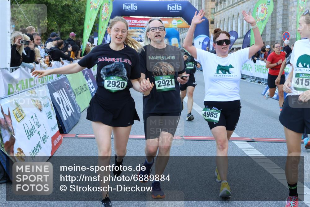 01.09.2024 - BARMER Alsterlauf Strokosch-Dieckow http://msf.ph/oto/6889884 01.09.2024 10:00:39 Ziel 2330, 2419, 2612, 2920, 2921, 3078, 3541, 3725, 3834, 3836, 4152, 4263, 4739, 4744, 4985, 8007, 8054, 8086, 8088, 8287 meine-sportfotos.de