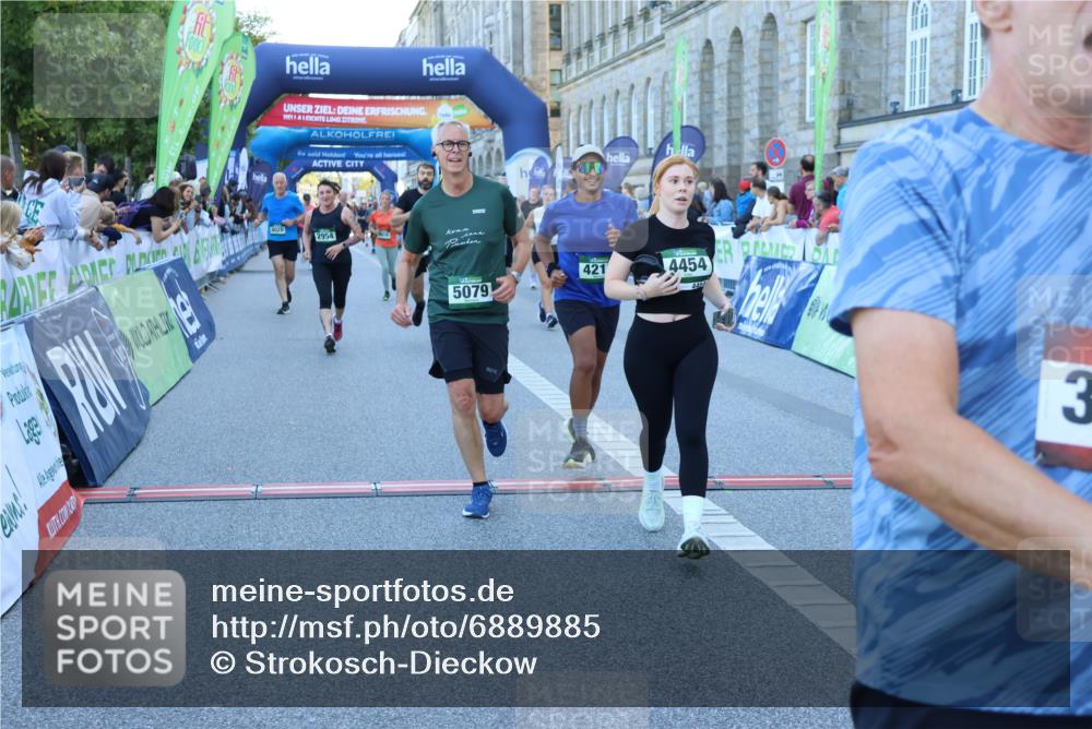 01.09.2024 - BARMER Alsterlauf Strokosch-Dieckow http://msf.ph/oto/6889885 01.09.2024 10:03:26 Ziel 2198, 2267, 2681, 2716, 2745, 2774, 2954, 2962, 3122, 3242, 3389, 3600, 3723, 4028, 4039, 4215, 4314, 4454, 4656, 5053, 5079, 5116, 8282 meine-sportfotos.de