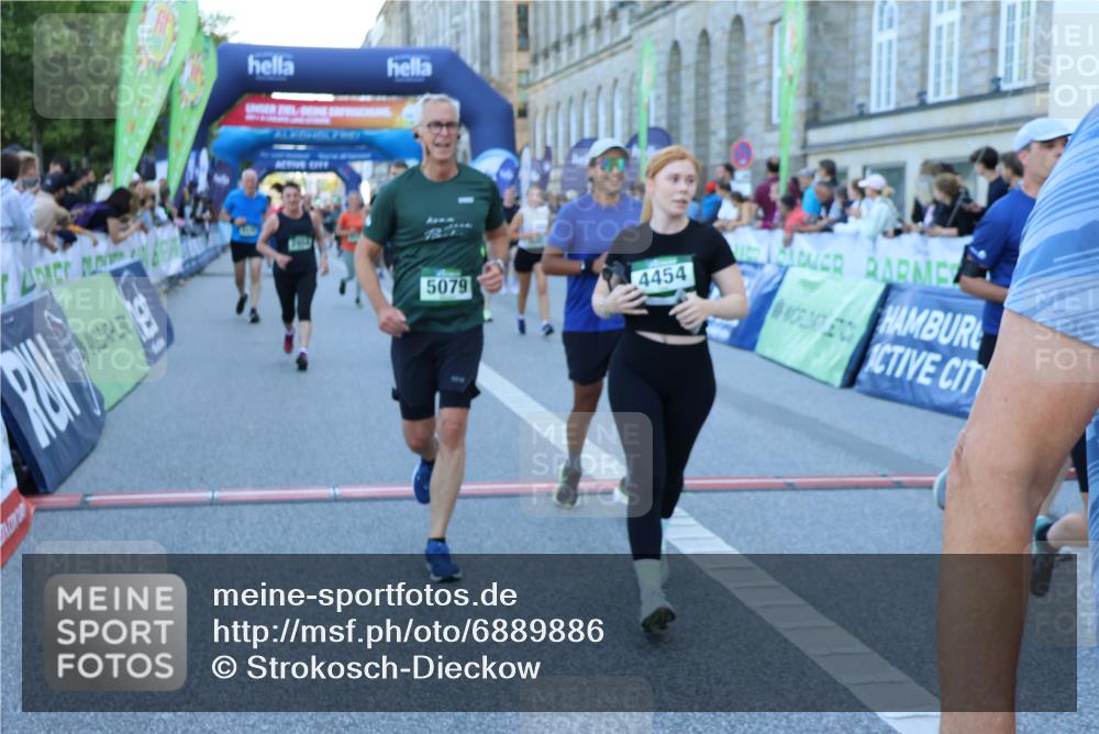 01.09.2024 - BARMER Alsterlauf Strokosch-Dieckow http://msf.ph/oto/6889886 01.09.2024 10:03:26 Ziel 2198, 2267, 2681, 2716, 2745, 2774, 2954, 2962, 3122, 3242, 3389, 3600, 3723, 4028, 4039, 4215, 4314, 4454, 4656, 5053, 5079, 5116, 8282 meine-sportfotos.de