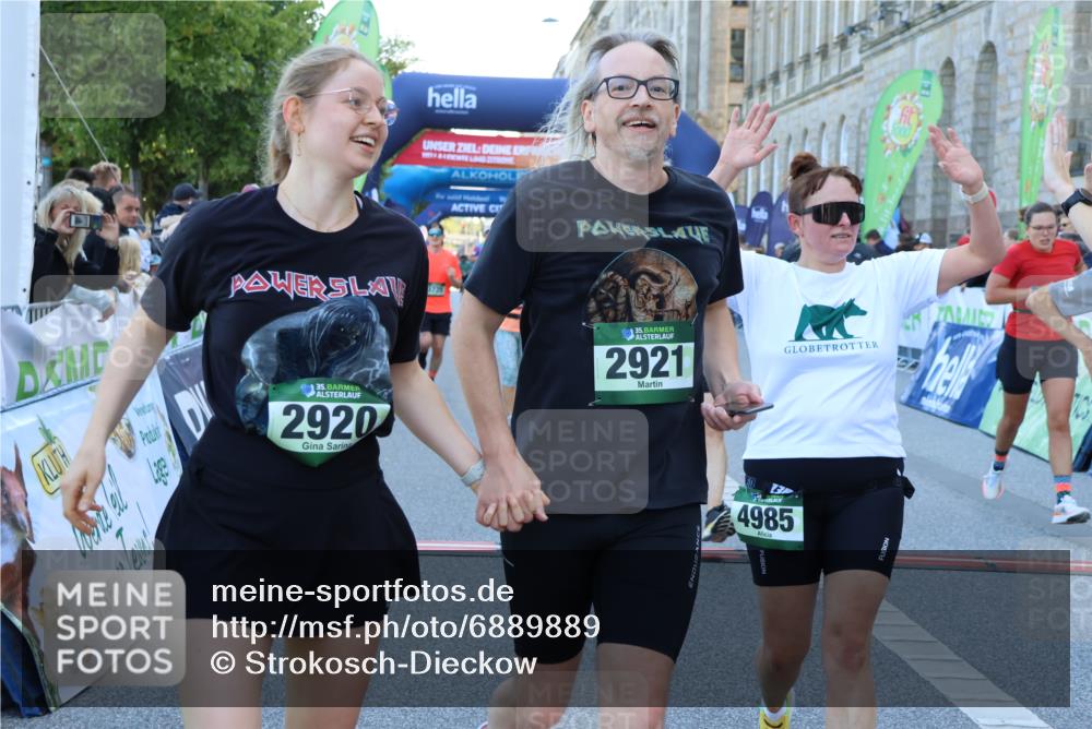 01.09.2024 - BARMER Alsterlauf Strokosch-Dieckow http://msf.ph/oto/6889889 01.09.2024 10:00:40 Ziel 2330, 2419, 2612, 2652, 2920, 2921, 3078, 3541, 3725, 3834, 3836, 4263, 4739, 4744, 4985, 8007, 8054, 8086, 8088, 8287 meine-sportfotos.de