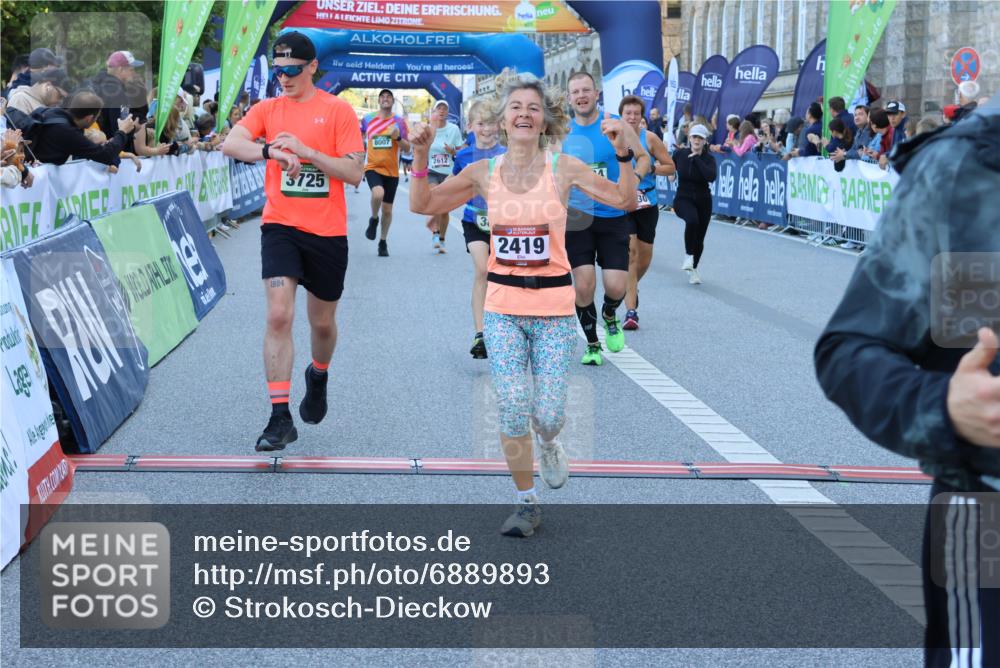 01.09.2024 - BARMER Alsterlauf Strokosch-Dieckow http://msf.ph/oto/6889893 01.09.2024 10:00:42 Ziel 2330, 2419, 2612, 2652, 3078, 3541, 3725, 3834, 3836, 4263, 4553, 4739, 4744, 8007, 8044, 8046, 8054, 8086, 8088, 8338 meine-sportfotos.de