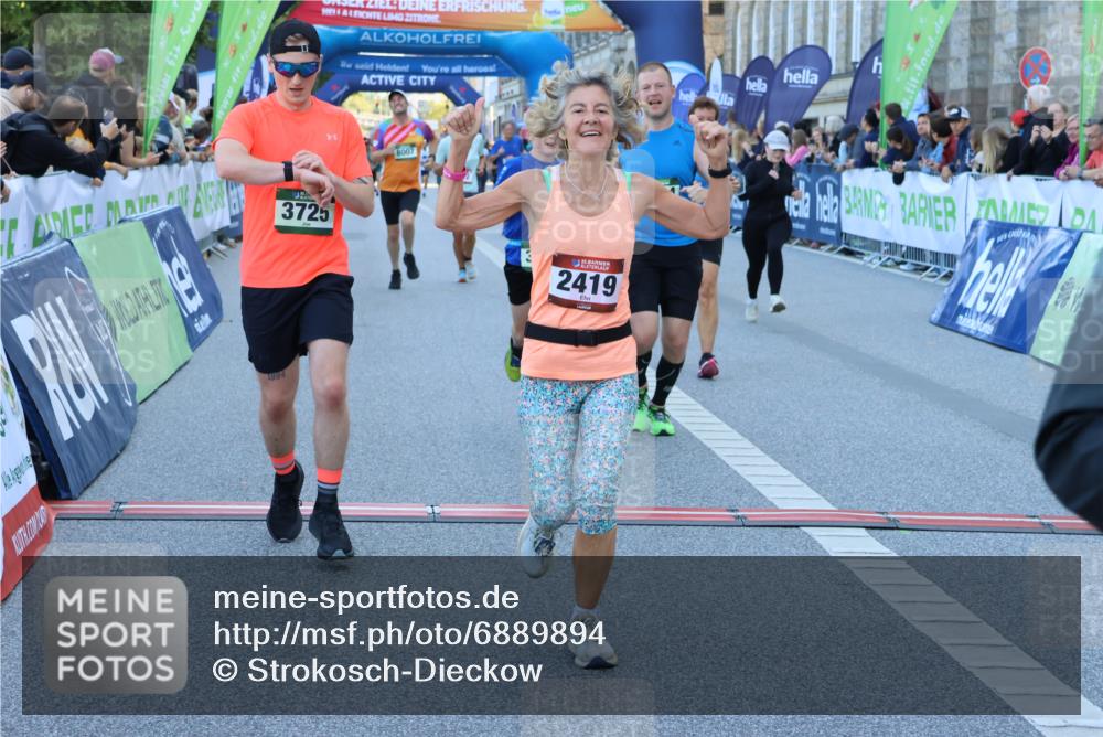 01.09.2024 - BARMER Alsterlauf Strokosch-Dieckow http://msf.ph/oto/6889894 01.09.2024 10:00:42 Ziel 2330, 2419, 2612, 2652, 3078, 3541, 3725, 3834, 3836, 4263, 4553, 4739, 4744, 8007, 8044, 8046, 8054, 8086, 8088, 8338 meine-sportfotos.de