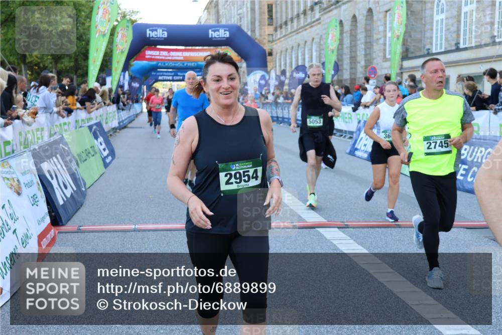 01.09.2024 - BARMER Alsterlauf Strokosch-Dieckow http://msf.ph/oto/6889899 01.09.2024 10:03:30 Ziel 2267, 2343, 2681, 2716, 2745, 2774, 2917, 2954, 2961, 2962, 3242, 3389, 3600, 3723, 3839, 3930, 4028, 4039, 4314, 4656, 4961, 5053, 8282 meine-sportfotos.de