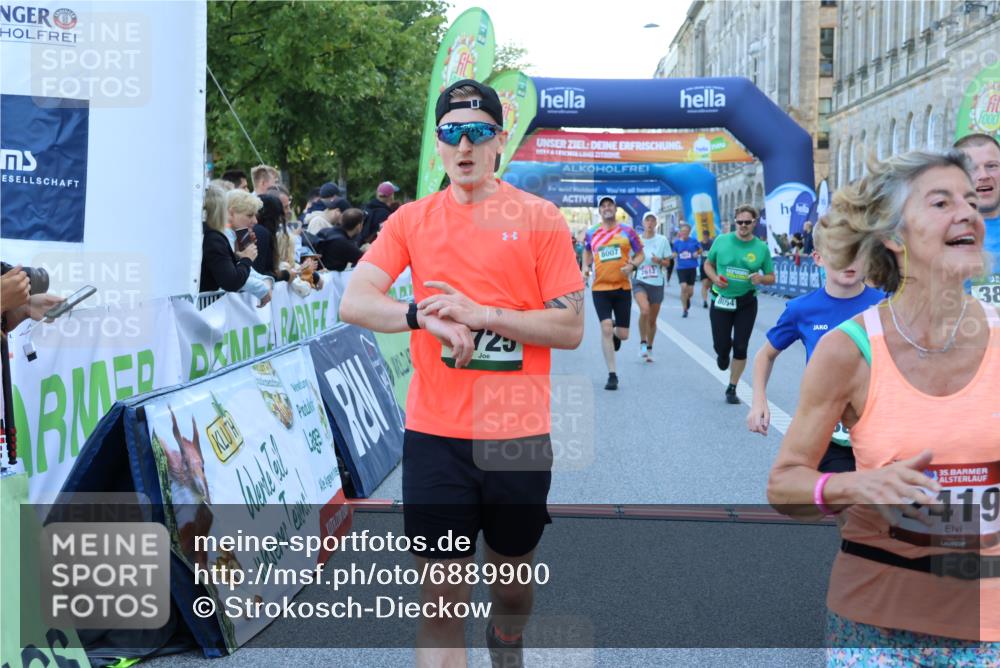 01.09.2024 - BARMER Alsterlauf Strokosch-Dieckow http://msf.ph/oto/6889900 01.09.2024 10:00:44 Ziel 2330, 2419, 2612, 2652, 3278, 3725, 3834, 3836, 4553, 4663, 4739, 4744, 8007, 8044, 8046, 8054, 8338 meine-sportfotos.de
